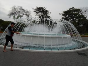 リマのレセルバ公園の噴水